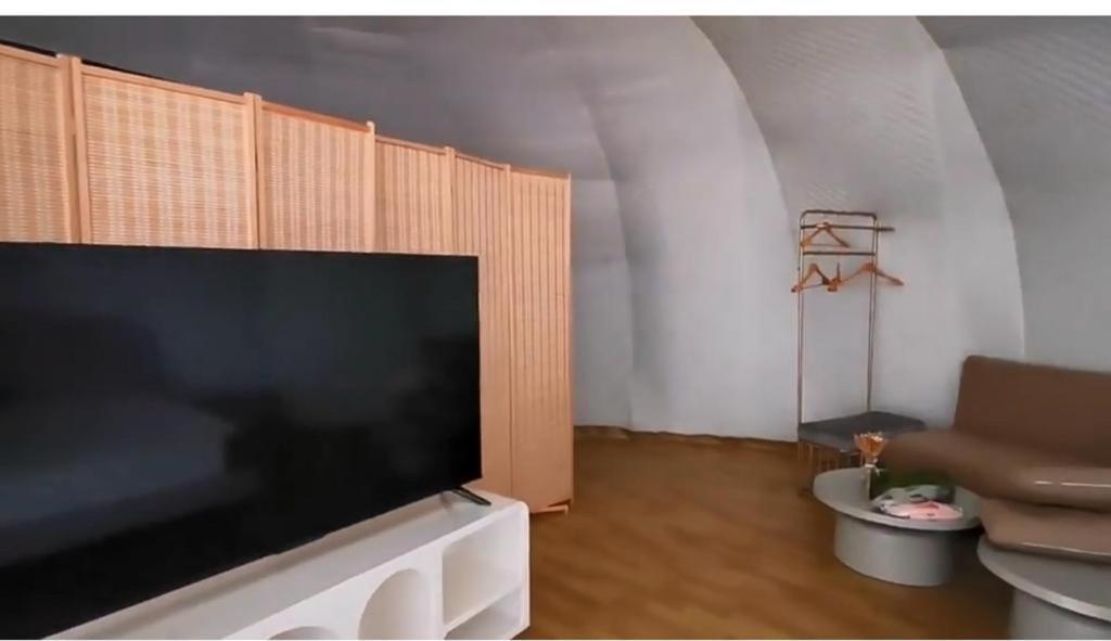Вілла Caravans Park & Glamping Tents In The Vineyard Турда Екстер'єр фото